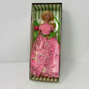 1998 Mattel Barbie Strawberry Sorbet Doll Avon Exclusive #20317 Original Box